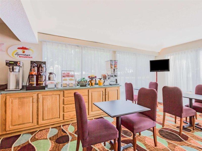 ซูเปอร์ 8 บาย วินด์แฮม สตาฟฟอร์ด Hotel สแตฟฟอร์ด ภายนอก รูปภาพ