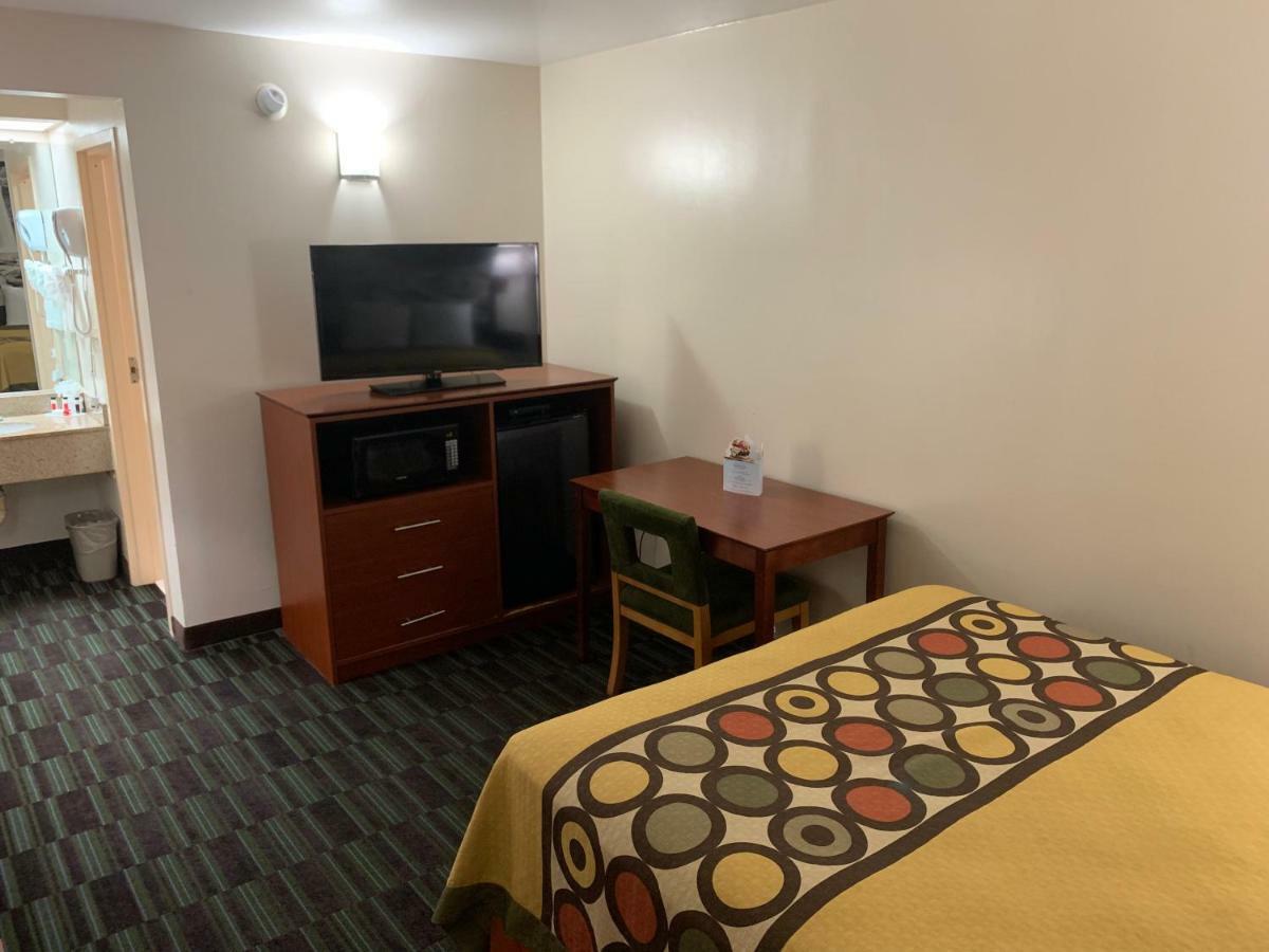ซูเปอร์ 8 บาย วินด์แฮม สตาฟฟอร์ด Hotel สแตฟฟอร์ด ภายนอก รูปภาพ